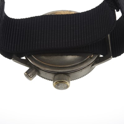 Lot 176 - A base metal single pusher chronograph wrist watch