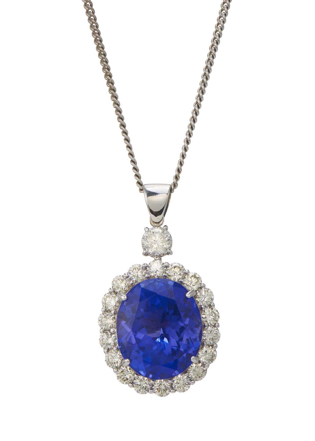Lot 66 - An impressive 18ct gold tanzanite and diamond cluster necklace