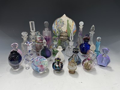 Lot 49 - A collection of glass and ceramic perfume and...