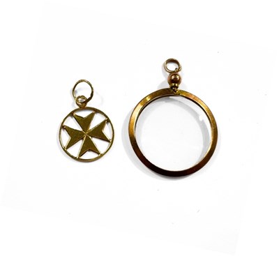 Lot 391 - An 18ct gold Maltese cross pendant and a 9ct gold mounted glass locket