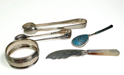 Lot 490 - A small selection of silver items