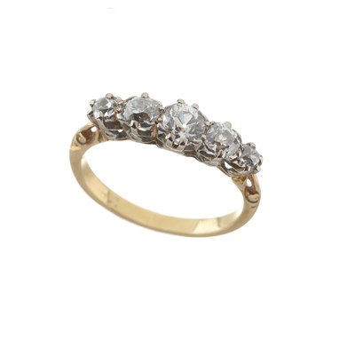 Lot 95 - An early 20th century 18ct gold diamond five-stone ring
