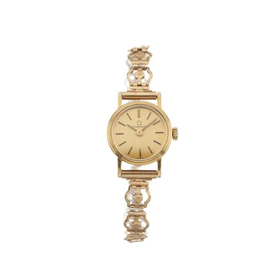 Lot 153 - Eterna, a 9ct gold bracelet watch