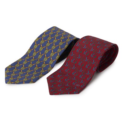 Lot 253 - Gucci, two silk ties.