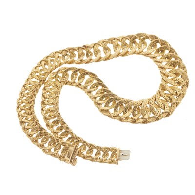 Lot 80 - Garrard & Co., a mid 20th century 18ct gold necklace