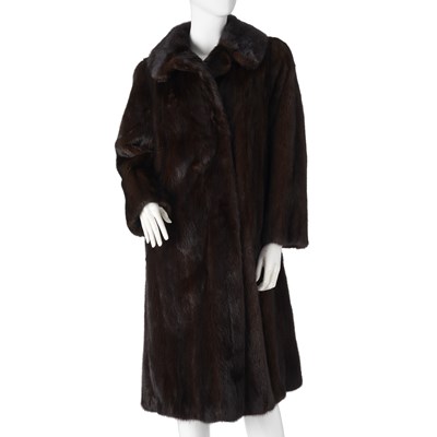 Lot 367 - A dark ranch mink coat.