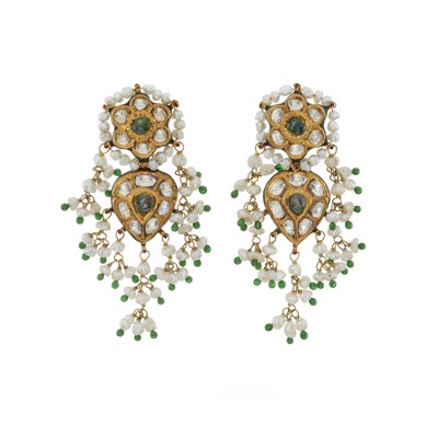 Lot 91 - A pair of Mughal gem-set drop earrings
