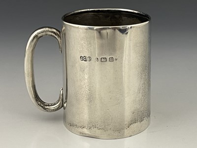 Lot 85 - A George V silver christening mug, Joseph...