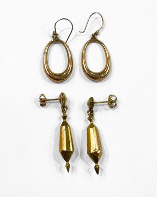 Lot 417 - Two pairs of yellow metal drop earrings