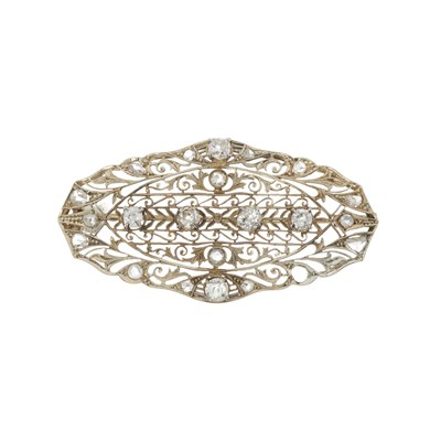 Lot 17 - A late 19th century diamond brooch
