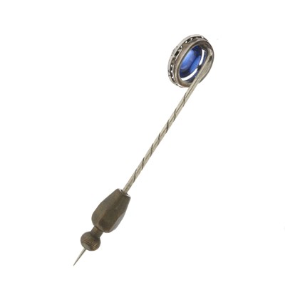 Lot 5 - A late 19th century sapphire and diamond cluster stickpin