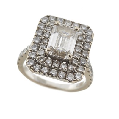 Lot 56 - A diamond cluster dress ring, with GIA report