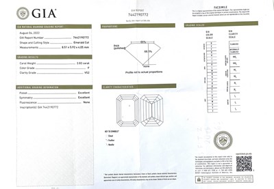 Lot 56 - A diamond cluster dress ring, with GIA report