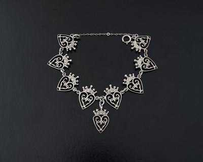 Lot 18 - Hamish Dawson Bowman, a silver crowned heart bracelet