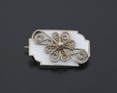 Lot 25 - Ivar Holth, a Norwegian silver enamel brooch