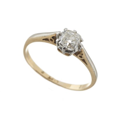 Lot 21 - An early 20th century 18ct gold diamond single-stone ring