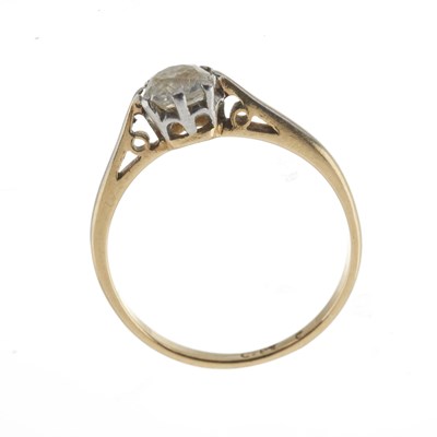 Lot 21 - An early 20th century 18ct gold diamond single-stone ring
