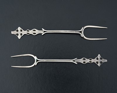 Lot 74 - Alexander Ritchie, a matched pair of Scottish...