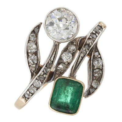 Lot 36 - A fine Russian Art Nouveau 14ct gold diamond and emerald foliate ring