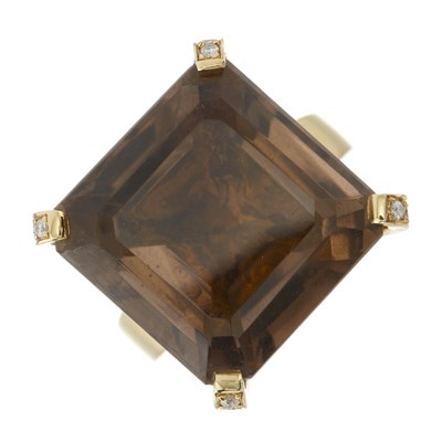 Lot 138 - An 18ct gold smoky quartz and diamond cocktail ring