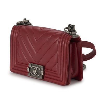 Lot 221 - Chanel, a chevron quilted Small Boy handbag.