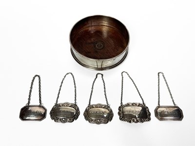 Lot 494 - A group of twentieth-century hallmarked silver,...