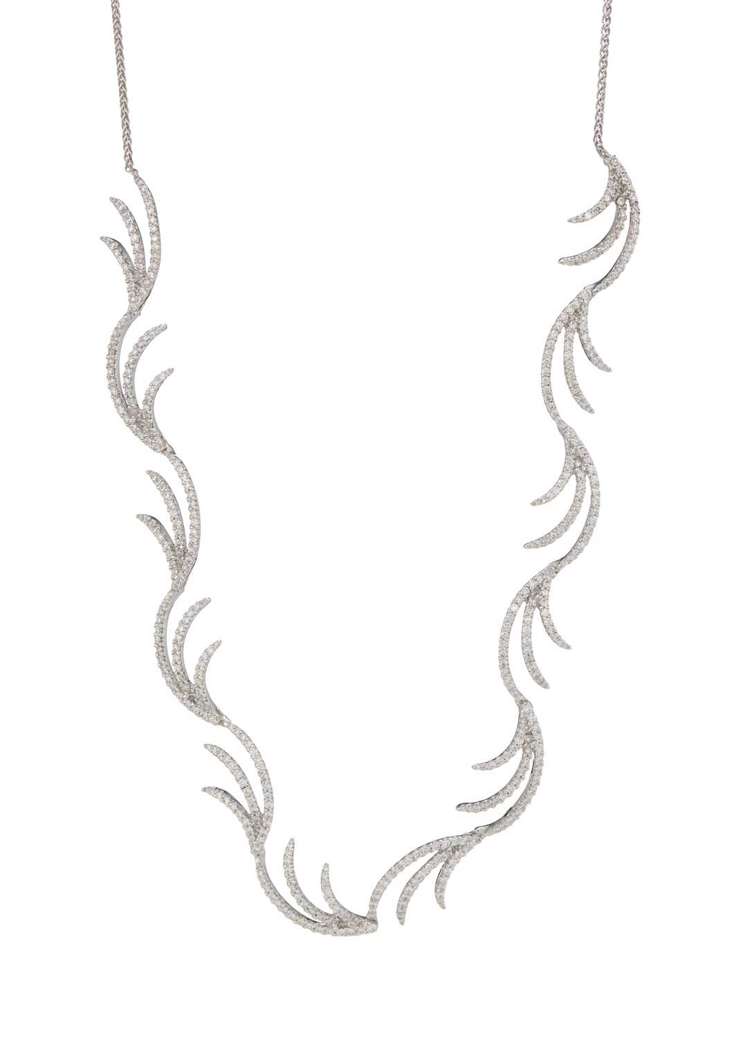 Lot 77 - An 18ct gold diamond necklace