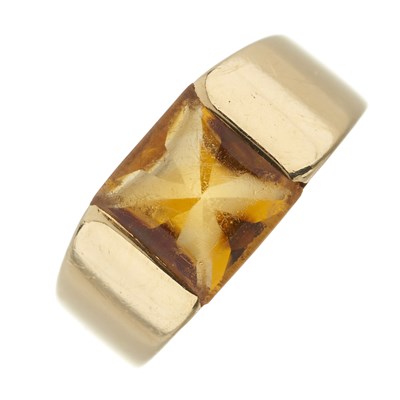 Lot 70 - Cartier, an 18ct gold citrine Tank ring