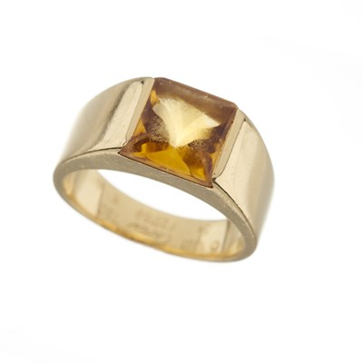 Lot 70 - Cartier, an 18ct gold citrine Tank ring