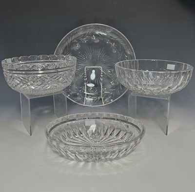 Lot 171 - A Stuart cut glass plate decorated with a...