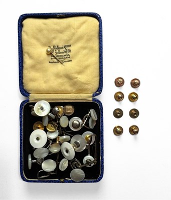 Lot 483 - A small quantity of collar and shirt studs, to...