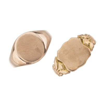 Lot 17 - Two early 20th century 9ct gold signet rings
