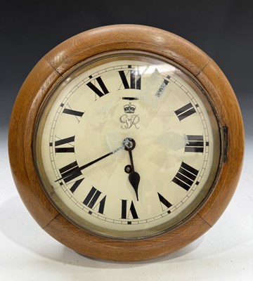 Lot 247 - A 20th century wall clock, cushion oak...