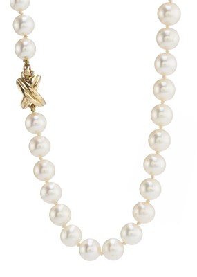 Lot 82 - A cultured pearl necklace, with 14ct gold clasp