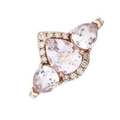Lot 211 - A 9ct gold morganite and diamond ring