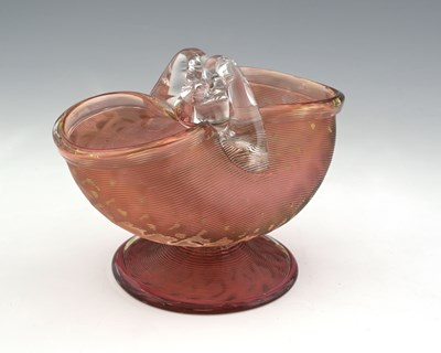 Lot 411 - A Stourbridge diamond moulded and threaded...