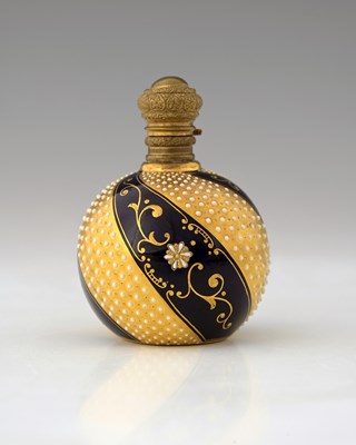 Lot 586 - A Coalport Chicago Exhibition jewelled scent...