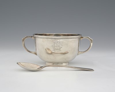 Lot 130 - A George V silver bowl and spoon, both...
