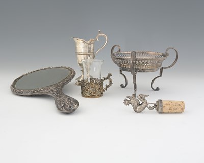 Lot 287 - A group of silver items to include a Victorian...