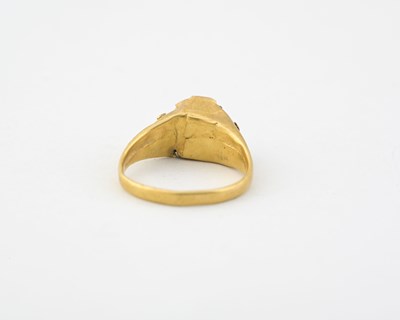 Lot 8 - Byzantine Empire, a medieval gold glass single-stone band ring