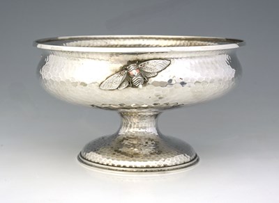 Lot 62 - An American Arts and Crafts silver bowl with...