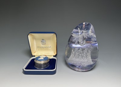 Lot 257 - A royal commemorative Wedgwood silver-mounted...