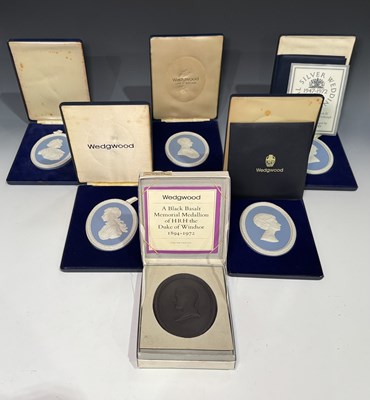 Lot 250 - A collection of boxed Wedgwood jasperware...