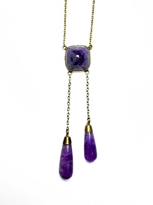 Lot 457 - An early 20th century silver amethyst negligee necklace