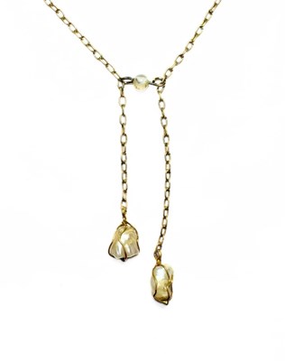 Lot 458 - An early 20th century yellow metal pearl negligee necklace