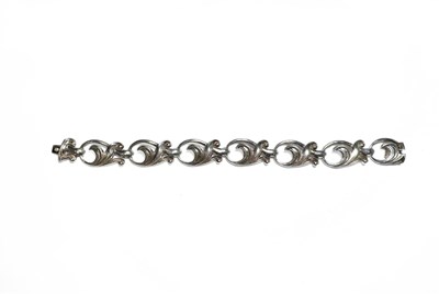 Lot 465 - A mid 20th century silver foliate bracelet