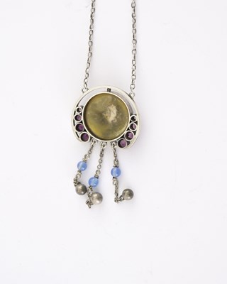 Lot 32 - Murrle Bennett & Co. (attr.), an Art Nouveau pearl, pink gem and blue gem necklace