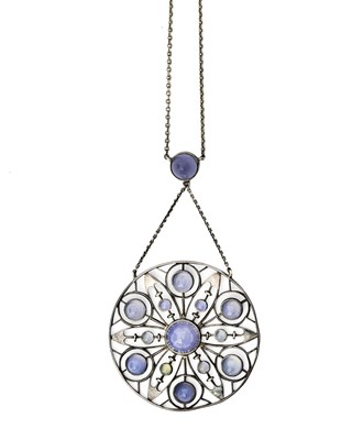 Lot 31 - An Art Nouveau silver blue chalcedony necklace