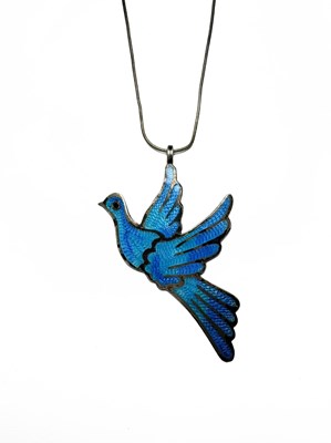 Lot 472 - A Mexican silver enamel bird pendant, with chain
