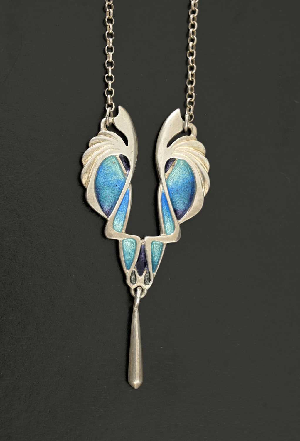 Lot 29 - Pat Cheney, a silver enamel necklace